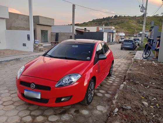FIAT BRAVO 1.8 SPORTING 16V FLEX 4P AUTOMATIZADO FIAT BRAVO 1.8 SPORTING 16V FLEX 4P AUTOMATIZADO